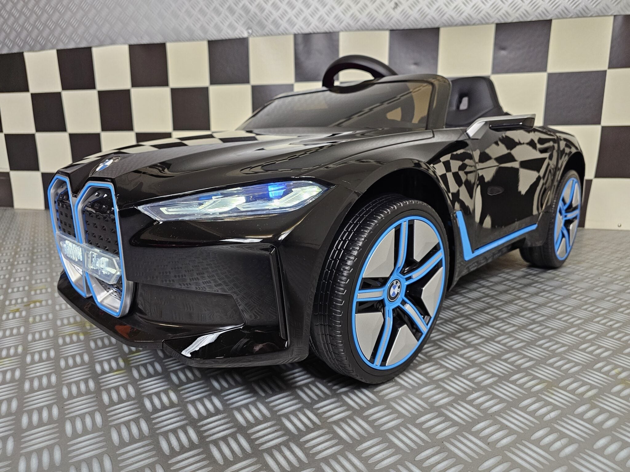 BMW i4 12V Black
